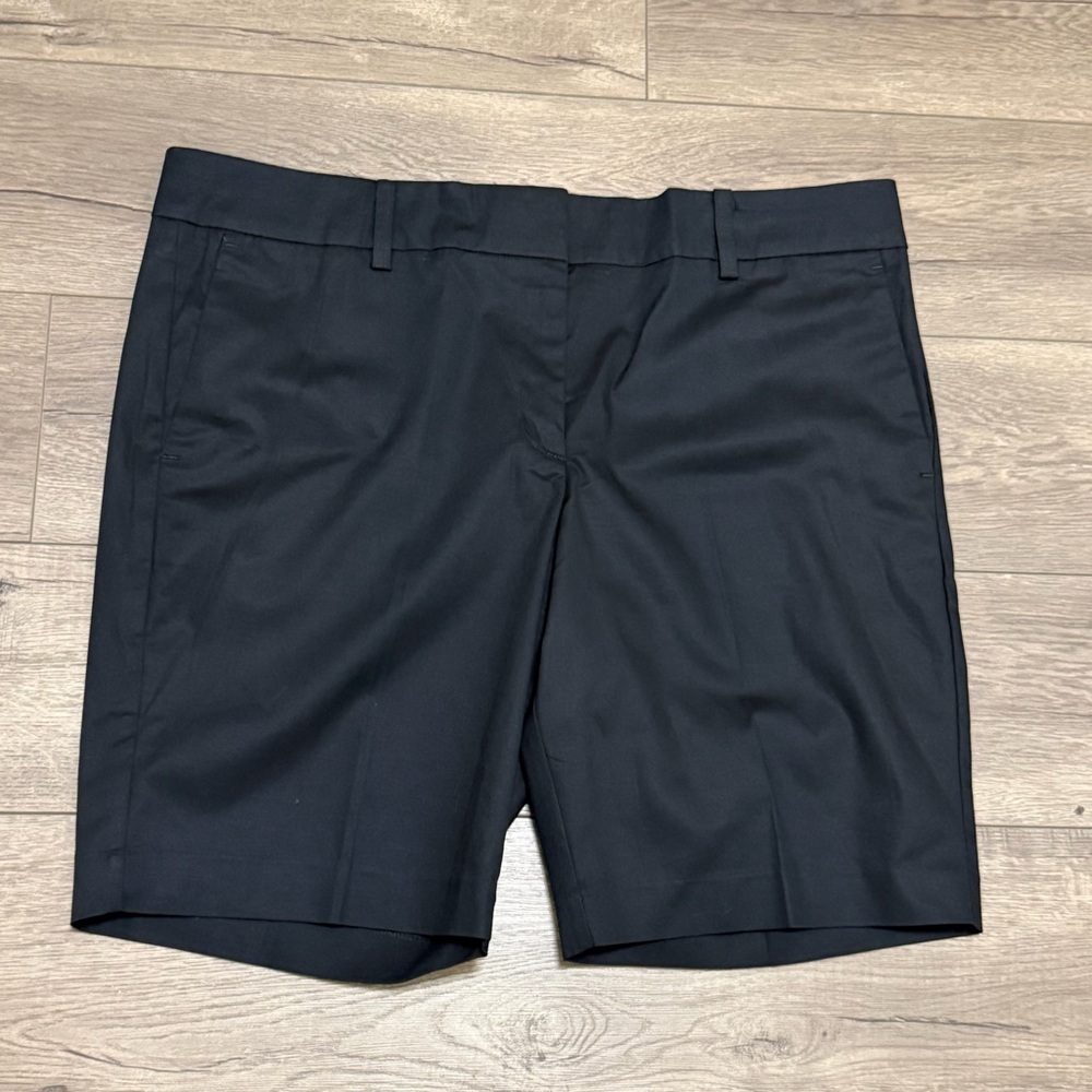 Ann Taylor Factory The 10 Inch Shorts Mid Rise Black Size 16 NWT